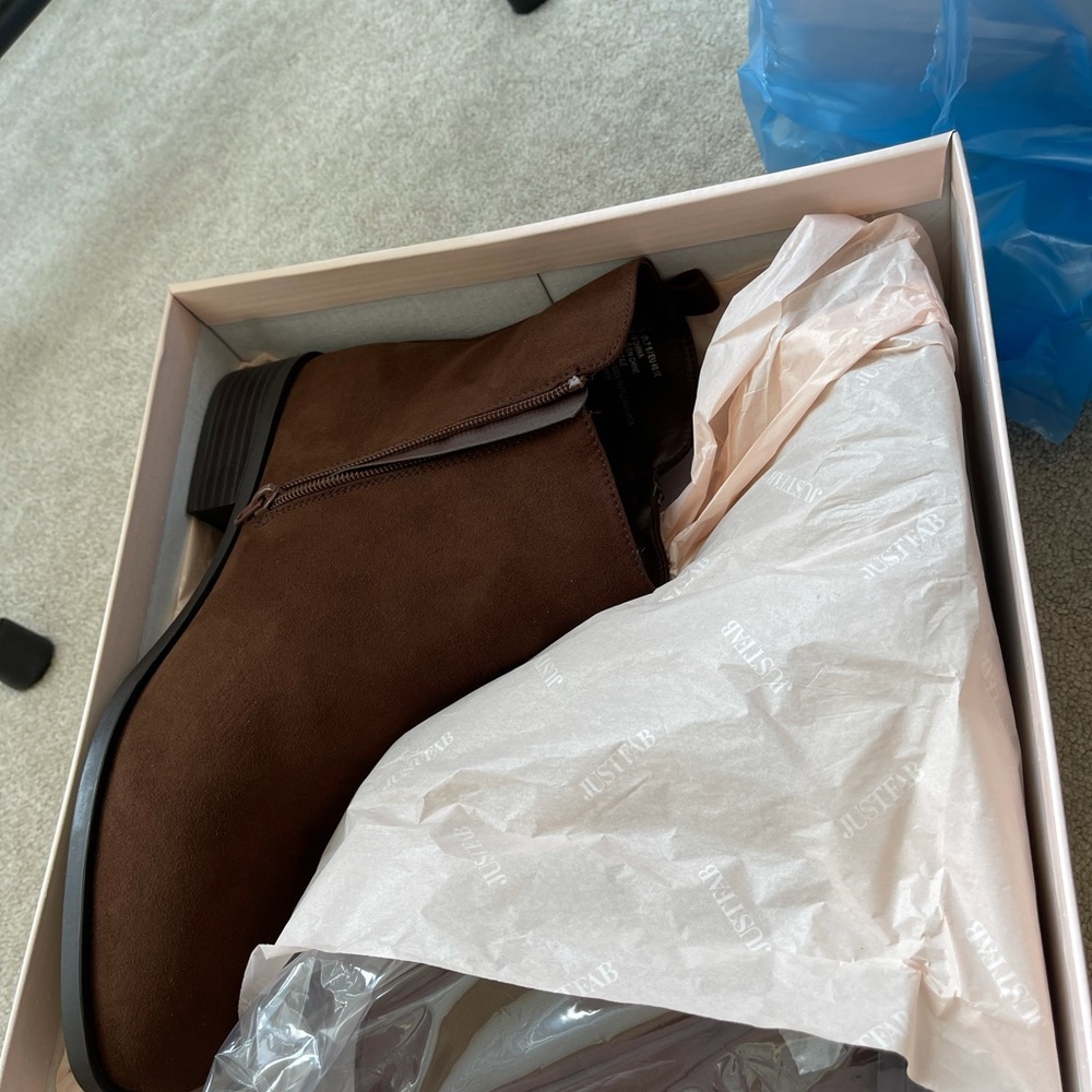 Beautiful Boots Brand New in Box